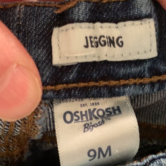 Two Pairs of Pants Oshkosh B'Gosh 9 Month - Old Navy 6- 12 Month - Picture 15 of 15